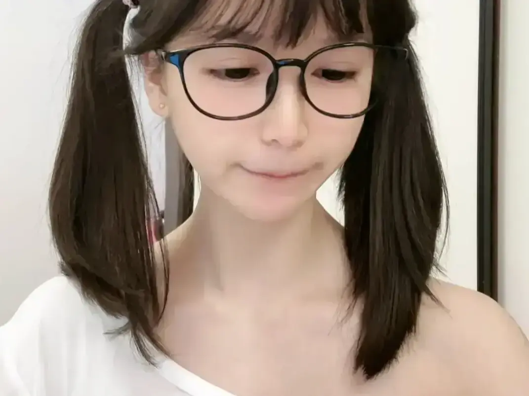《萌小栖》天才交易员咯咯哒vlog原视频完整版-《萌小栖》高清无删减全集免费观看-纯净观影沉浸感拉满-值得二刷细品