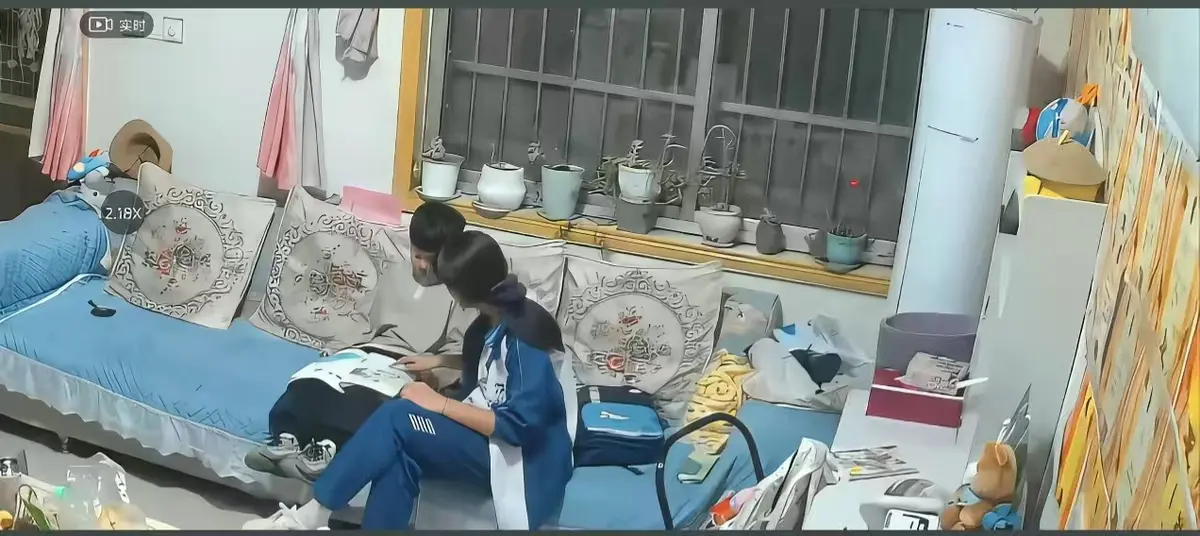 《来自姐姐的爱》无删减完整版在线播放-全集影院高清正片免费观看-姐姐管教弟弟真实瞬间暖心互动-来自姐姐的爱全集完整版资源下载